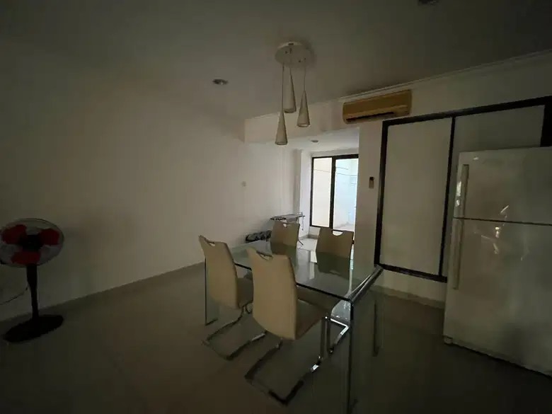 Rumah Disewakan di Cluster Taman Beverly Lippo Cikarang
